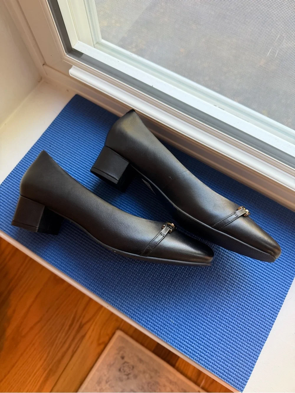 Trotters Dakota Black Low‎ Heel Pumps Womens Size 9 Comfort Dress Shoes